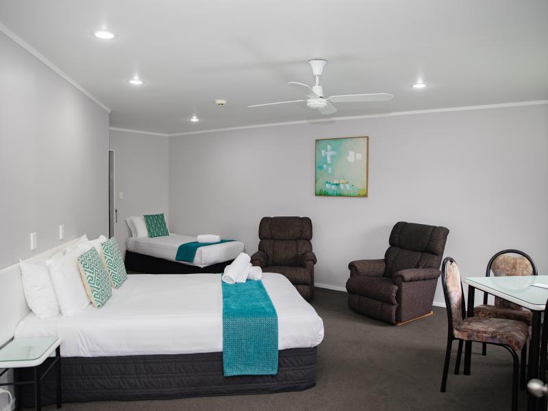 Palm court 3 person studio 11